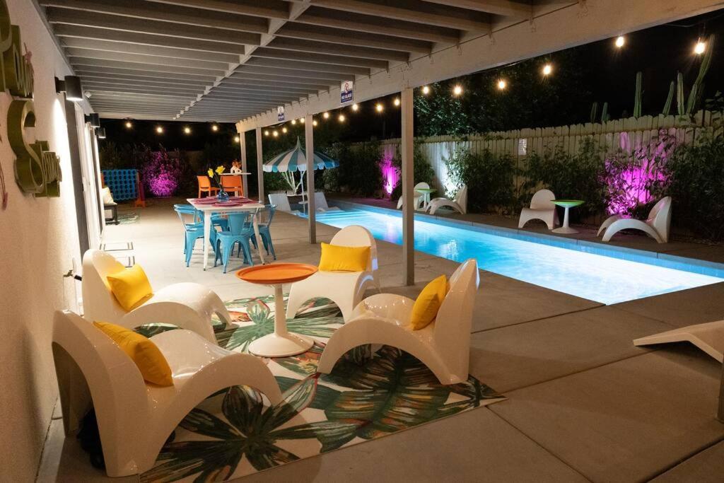 Вилла Casa Palmina An Mcm Oasis Палм-Спрингс Экстерьер фото